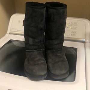 women’s UGGS size 6 black